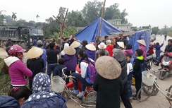 Hải Phòng: Dân lập chốt chặn đường không cho xe tải vào phá núi