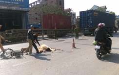 Cụ ông 80 tuổi chết thảm do bị xe container đâm khi sang đường