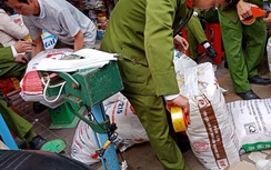 Phát hiện hàng tấn bột ngọt nhái nhãn hiệu nổi tiếng