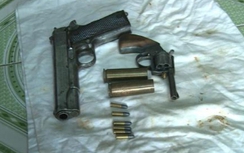 Triệt phá tụ điểm buôn bán ma túy, thu giữ 2 súng quân dụng