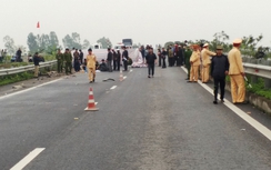 Khởi tố, bắt tạm giam lái xe đâm 2 người tử vong