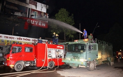 Cháy cửa hàng sửa chữa đồ điện, một cụ bà thoát nạn