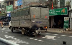 Đâm vào đuôi xe tải, nam thanh niên tử vong tại chỗ