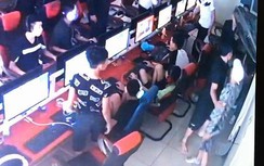 Truy tìm gã thanh niên lạnh lùng đâm người trong quán internet