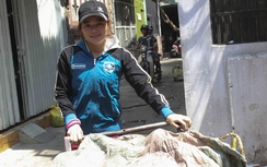 Chờ 5 triệu yên quá lâu, chị Hồng vay tiền làm từ thiện