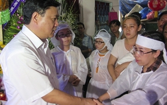 Bí thư Đinh La Thăng viếng thầy giáo tử vong do TNGT