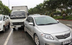 TP.HCM: Va chạm liên hoàn, đại lộ Mai Chí Thọ kẹt cứng