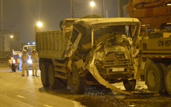 Xe ben nát đầu sau tai nạn liên hoàn