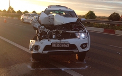 Ô tô nát đầu trên cao tốc TP.HCM - Long Thành - Dầu Giây