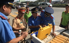 TP.HCM: Lực lượng CSGT xử xe quá tải xuyên Tết