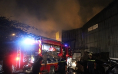 Hỏa hoạn thiêu rụi xưởng giặt ủi hơn 1.000m² lúc rạng sáng