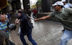 Venezuela bác trưng cầu dân ý, tố Mỹ bá quyền