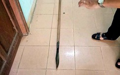 Anh ruột cầm giáo đâm 3 nhát khiến em trai tử vong