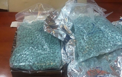 Vận chuyển 20.000 viên ma túy qua đường chuyển phát nhanh