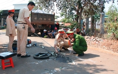 Tông vào xe tải, thanh niên tử vong trên đường tới bệnh viện