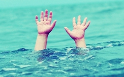 Nhặt hạt bơ lấy tiền mua sách, 3 học sinh đuối nước tử vong