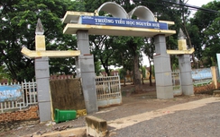 Tin mới vụ bảo vệ trường tiểu học nhiều lần xâm hại học sinh