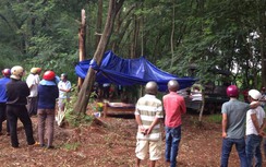 Bảo vệ UBND huyện treo cổ trên đồi