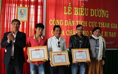 Biểu dương 4 người dân cứu hỏa xe tải trên đường Hồ Chí Minh