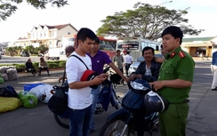 Video: Tài xế, hành khách bàng hoàng kể phút xe bị cướp