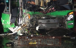 Hai xe giường nằm tông nhau: Xác định danh tính 24 người gặp nạn