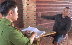 Thanh niên chở người không đội MBH còn đánh CSGT