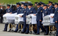 "Chết lặng” đón thi thể các nạn nhân vụ máy bay rơi ở Colombia