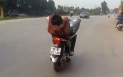 Đã tìm được nam thanh niên dùng chân điều khiển xe