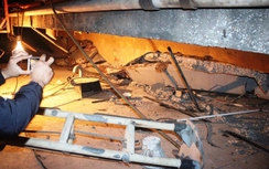 Nguy cơ sập cầu An Thái sau khi bị tàu 3.000 tấn đâm