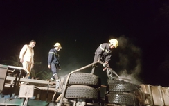 Cận cảnh 2 xe cháy trơ khung trong vụ TNGT ở Hòa Bình