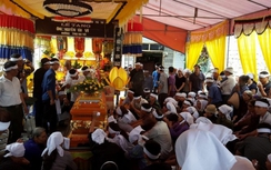 Ảnh vụ sập lò vôi: Đau thương tang chồng tang