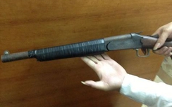 Kẻ dùng súng hoa cải bắn người ra đầu thú