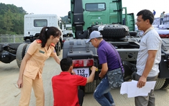 Ô tô nhập khẩu được cấp biển số ngay tại cửa khẩu