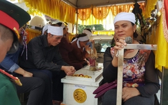 Dòng người kéo dài 3km tiễn đưa 4 bà cháu ở Quảng Ninh