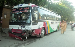 Tuyên Quang: Xe khách đâm xe biển xanh, 1 người tử vong