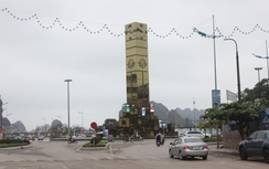 Cột đồng hồ 35 tỷ sừng sững giữa Hạ Long, lãnh đạo nói gì?