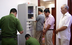 Bắt giữ vợ chồng giám đốc khai thác cát "chui" ở Quảng Ninh