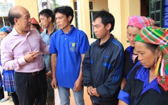 Bộ GTVT thăm hỏi bà con vùng rốn lũ Mù Cang Chải