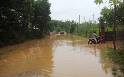 Cận cảnh giao thông Quảng Ninh chia cắt vì mưa lũ