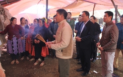 Lãnh đạo Ủy ban ATGT Quốc gia viếng nạn nhân TNGT ở Sơn La