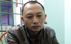 Bắt nóng kẻ mang 2 khẩu súng cùng ma túy