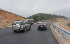 Con đường mới dẫn về non thiêng Yên Tử trước ngày khai hội