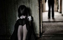 "Yêu râu xanh" hàng xóm giao cấu bé gái chậm phát triển