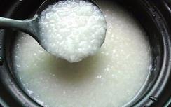 Nghi vấn đầu độc nồi cháo, 3 người trong gia đình nguy kịch