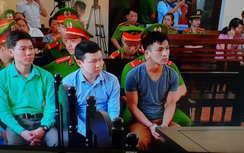 Hoãn phiên toà xét xử vụ 8 người chết khi chạy thận