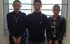 Gửi xe khách 7 bánh ma túy rồi tự chạy xe máy đi nhận