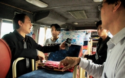 Thứ trưởng "bắt tận tay" xe giường nằm tháo dây an toàn