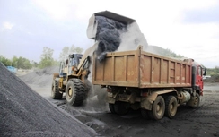 Tăng tốc thảm bê tông nhựa đại trà QL1 qua Phú Yên