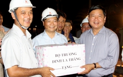 Thi công “xuyên đêm”, nhiều gói thầu QL1 Khánh Hòa cán đích sớm