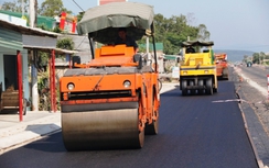 Bảo hiểm chậm chi trả tiền nứt nhà, dân cản trở thi công QL1